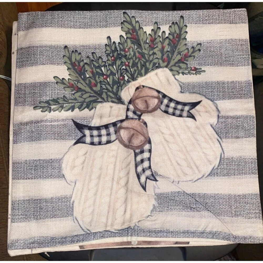 Set of 4 Christmas Pillow Throw Covers Zipper Farmhouse Tree Snowman Mittens